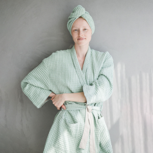 https://www.goodlifegarment.com/waffle-weave-cotton-long-robe-water-absorbent-couples-hotel-bathrobe-product/