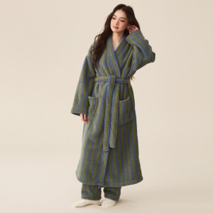 https://www.goodlifegarment.com/autumn-and-winter-new-thick-coral-fleece-beautiful-robe-for-men-and-women-long-bathrobe-couples-pajamas-anti-static-product/
