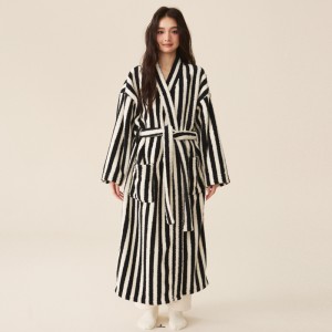https://www.goodlifegarment.com/autumn-and-winter-new-thick-coral-fleece-beautiful-robe-for-men-and-women-long-bathrobe-couples-pajamas-anti-static-product/