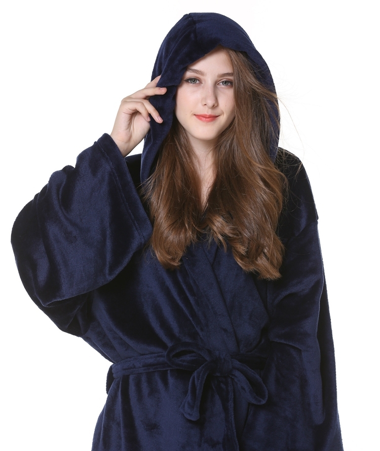 Dab tsi yog hom Bathrobe1